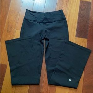 LULULEMON size 6 groove yoga pants, like new!